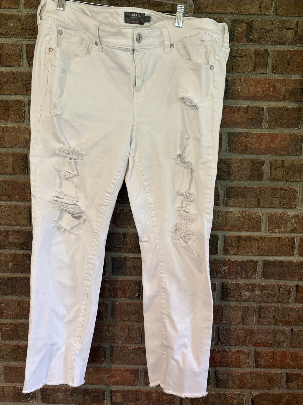 torrid White Distressed Skinny Crop Jeans with Raw Hem